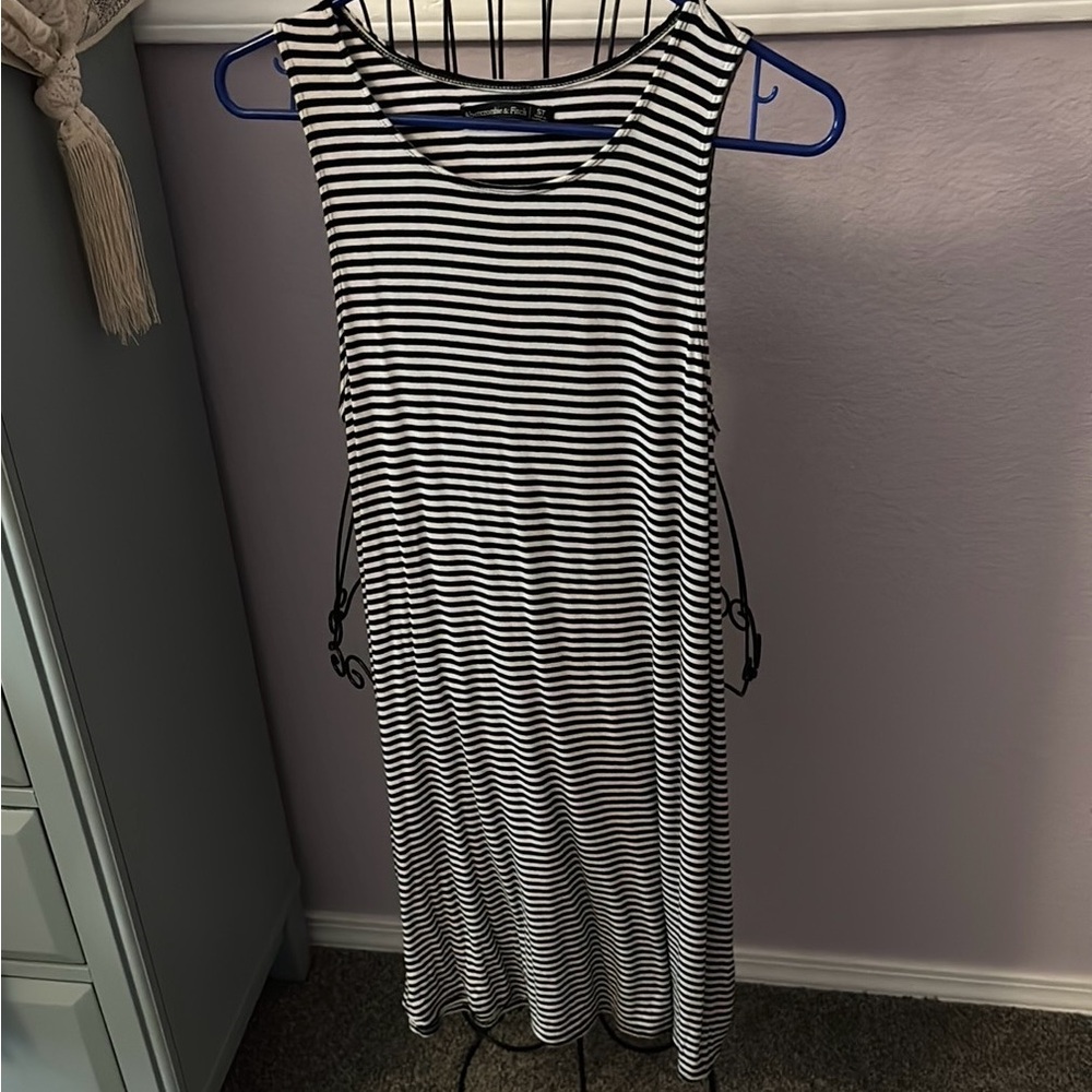 Women’s Abercrombie & Fitch Women’s Black And White Striped Sleeveless Dress S